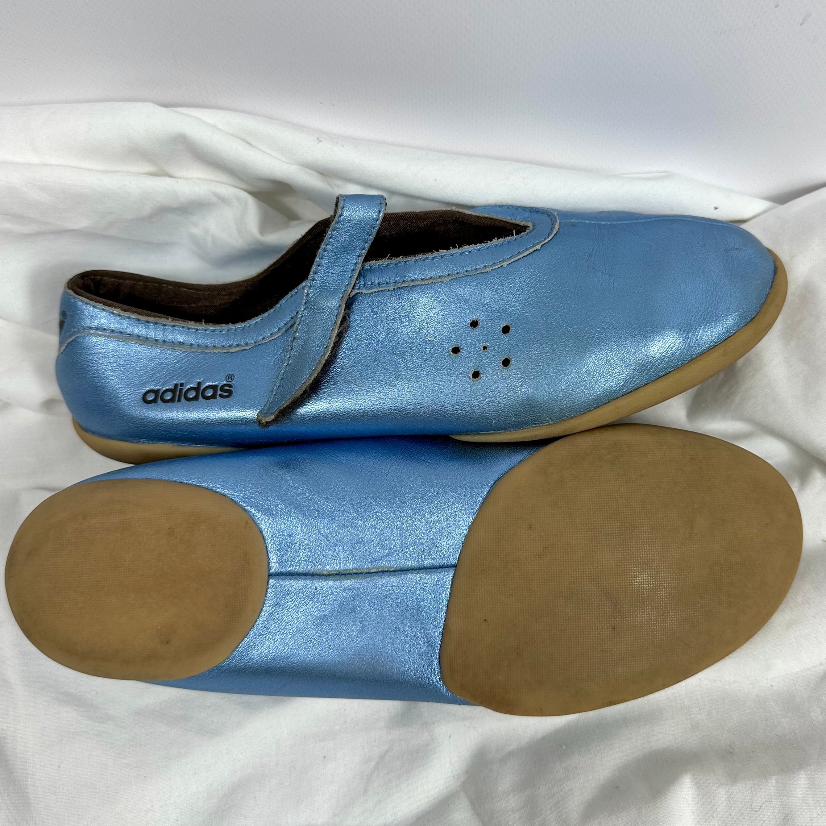 Adidas original flat shoes hotsell