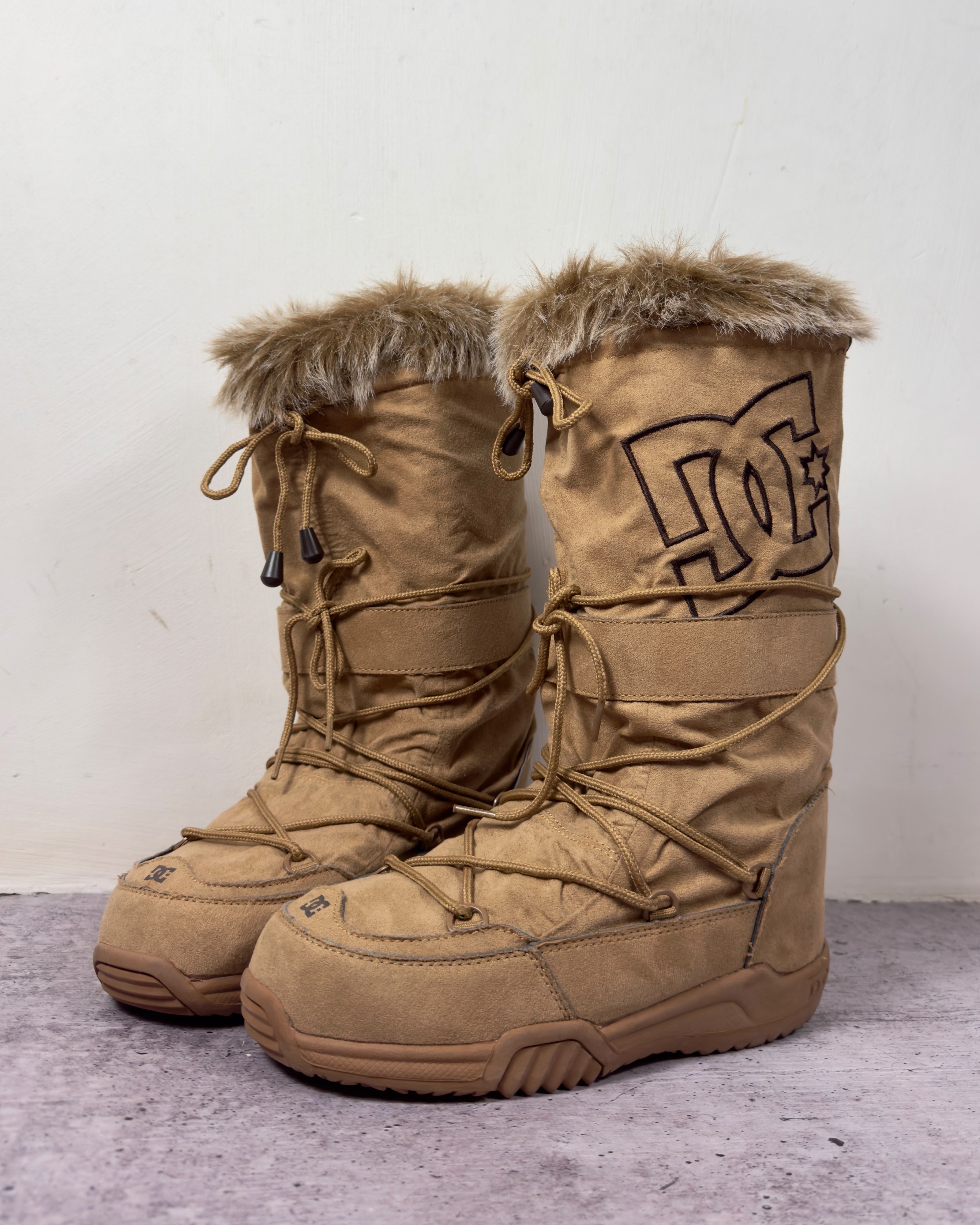 DC snow boots store